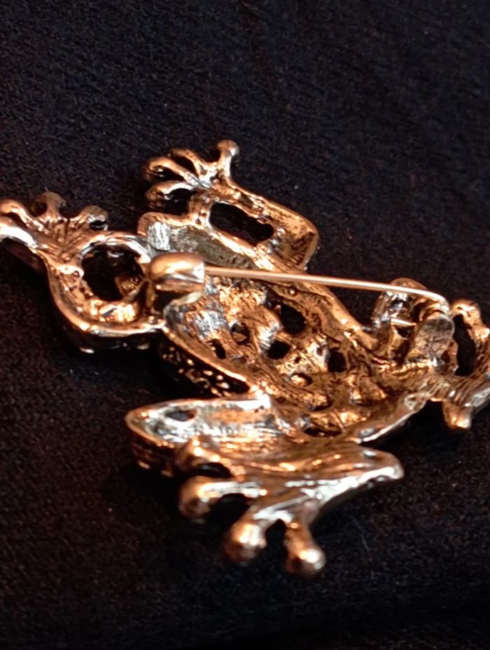 Idée cadeau 🎁 : Broche Grenouille verte - photo numéro 4