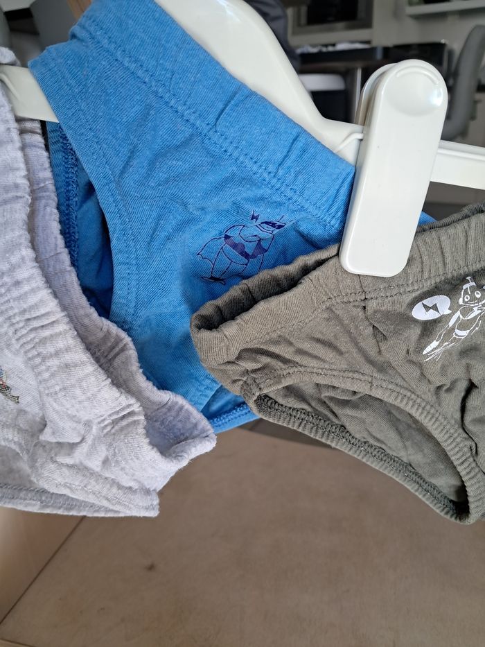 1 lot de 3 culottes kiabi d'occasion 2/3 ans - photo numéro 2