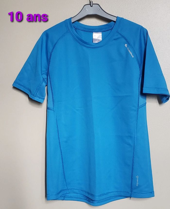 T-shirt bleu taille 10 ans