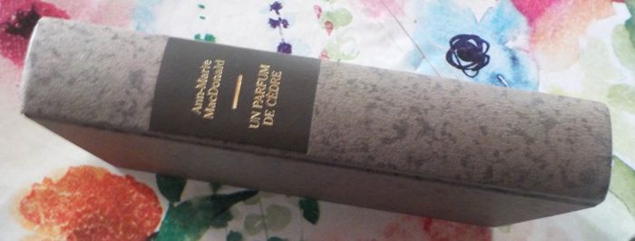 Un parfum de cèdre de Ann-Marie MACDONALD Ed. France Loisirs - photo numéro 4