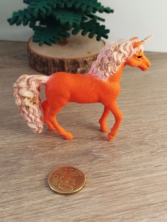 Schleich Figurine Animal imaginaire Bayala jeune licorne mandarine - photo numéro 4