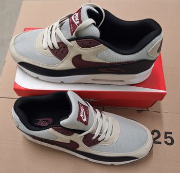 Replique Nike air max 90 taille 45 neuve avec étiquettes 🏷