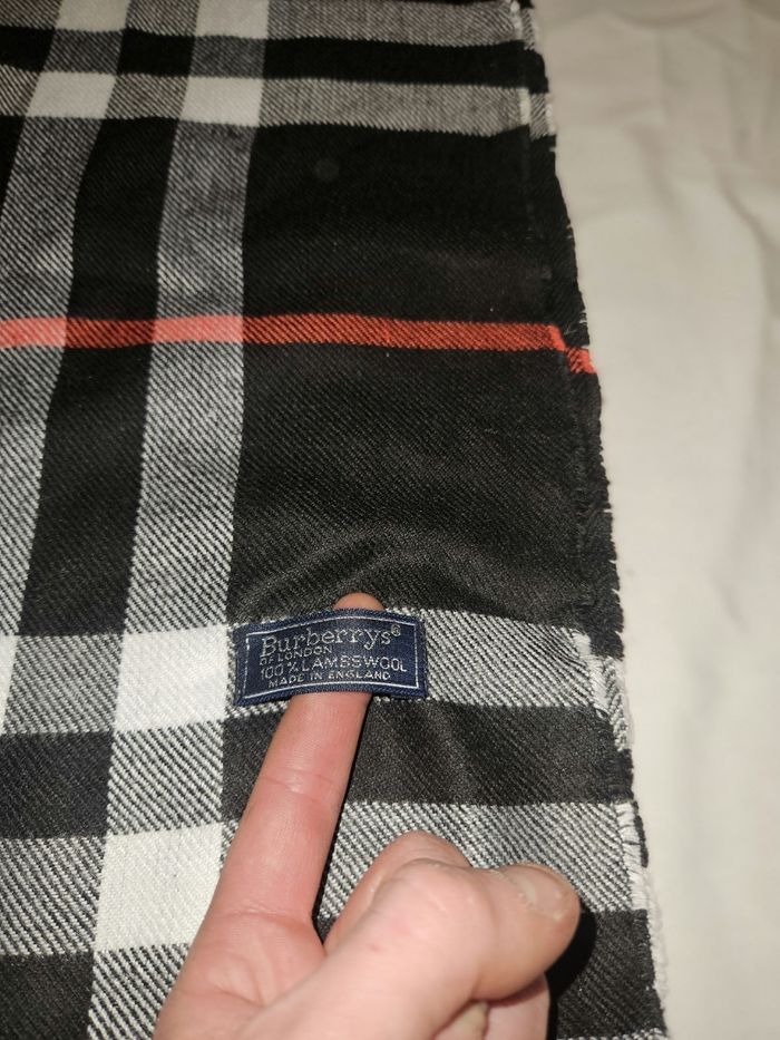 Écharpe burberry - photo numéro 2