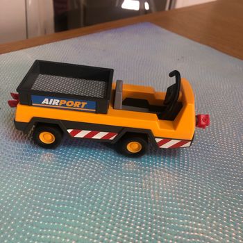 Remorque porte  bagages aéroport