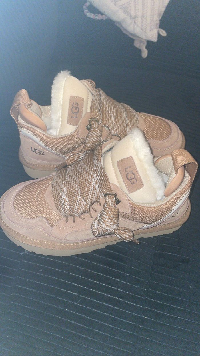 Chaussures UGG MOUMOUTE