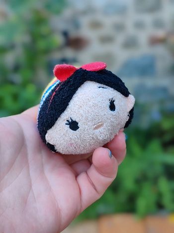 Peluche tsumtsum blanche neige