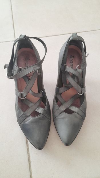 Chaussures à talons hauts 