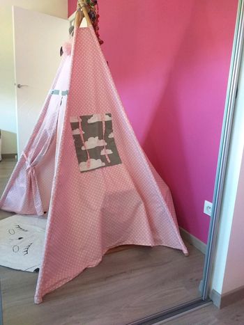 Tipi rose et gris neuf