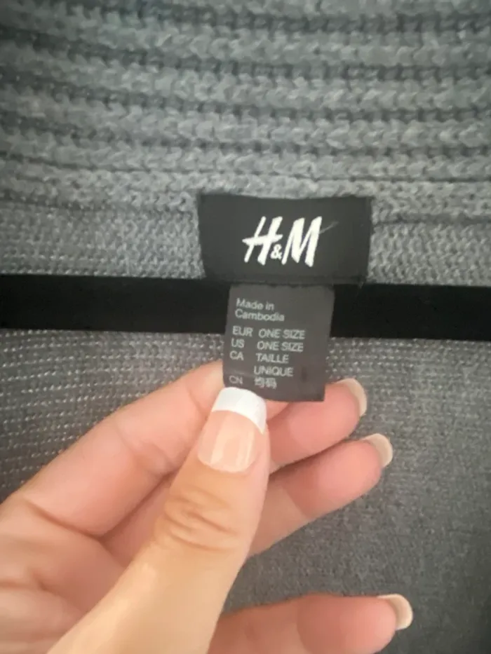 🩶🤍Très beau  Poncho H&M – Taille Unique -TBE🤍🩶 - photo numéro 6