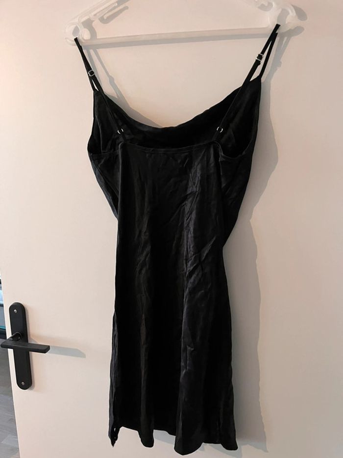 Robe satinée - photo numéro 3