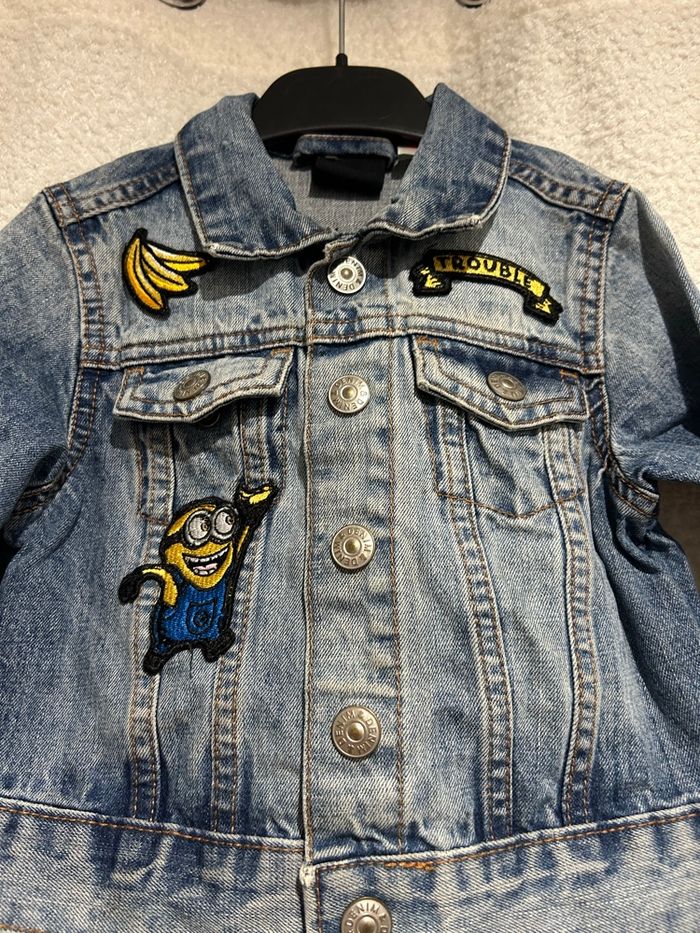 Veste en jeans H&M minion - photo numéro 2