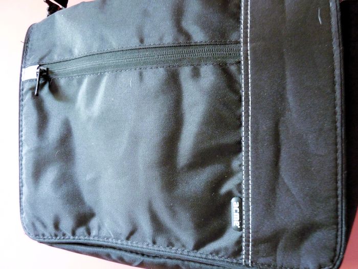 Sac sacoche informatique noire pochette PC bandouliere TBE - photo numéro 2