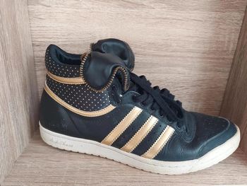 Basket adidas pointure 39 un tiers sleek