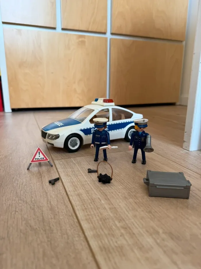 Voiture de policier Playmobil