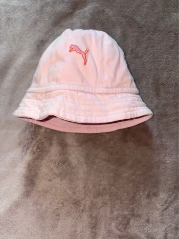 Bob puma rose bébé fille en très bon éta