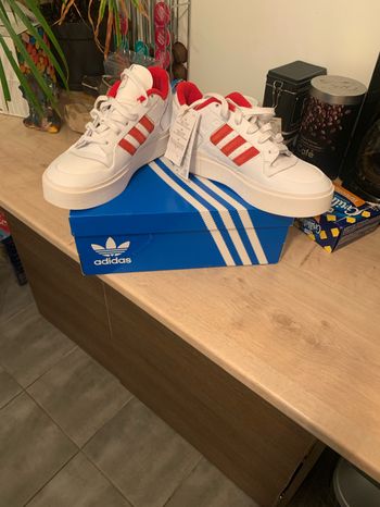 Vend chaussures adidas forum belega w