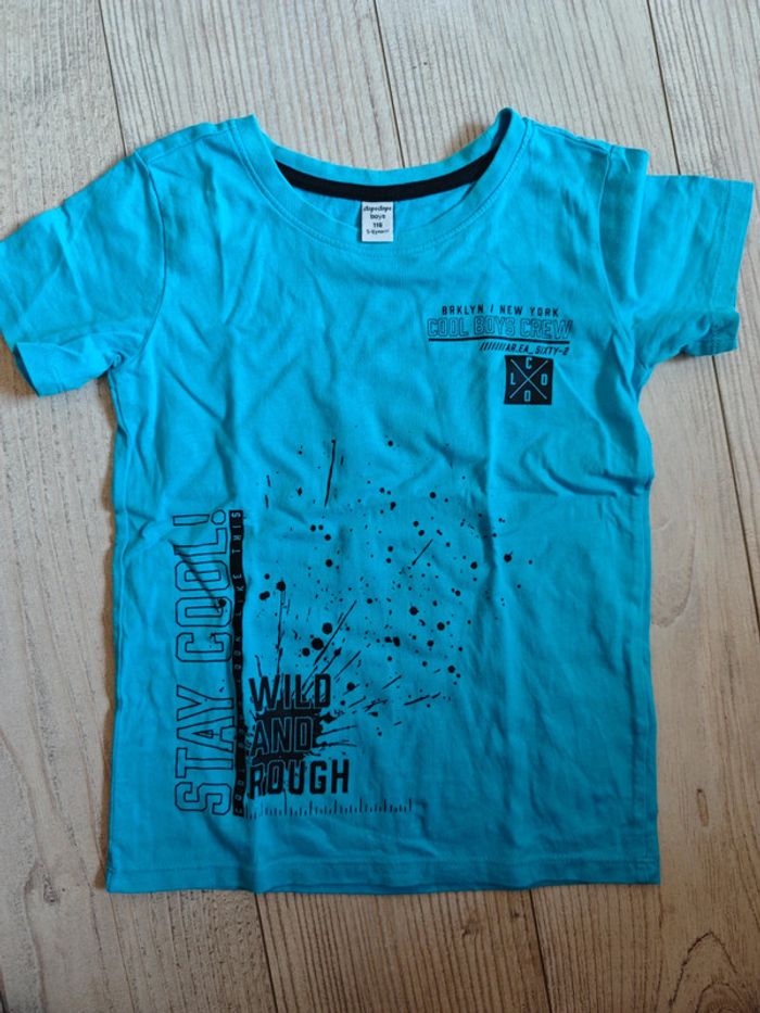 3 Tshirt 6 ans - photo numéro 2
