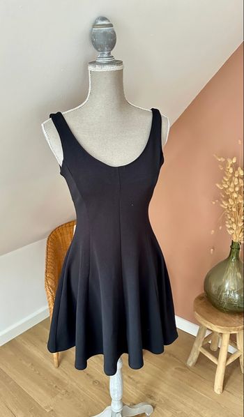 🍃 Robe noire patineuse – La Halle – Taille S – Très bon état