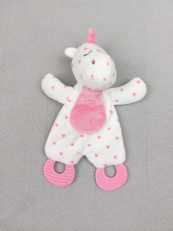 Doudou plat licorne blanc coeurs roses anneau dentition ZDT Action TTBE