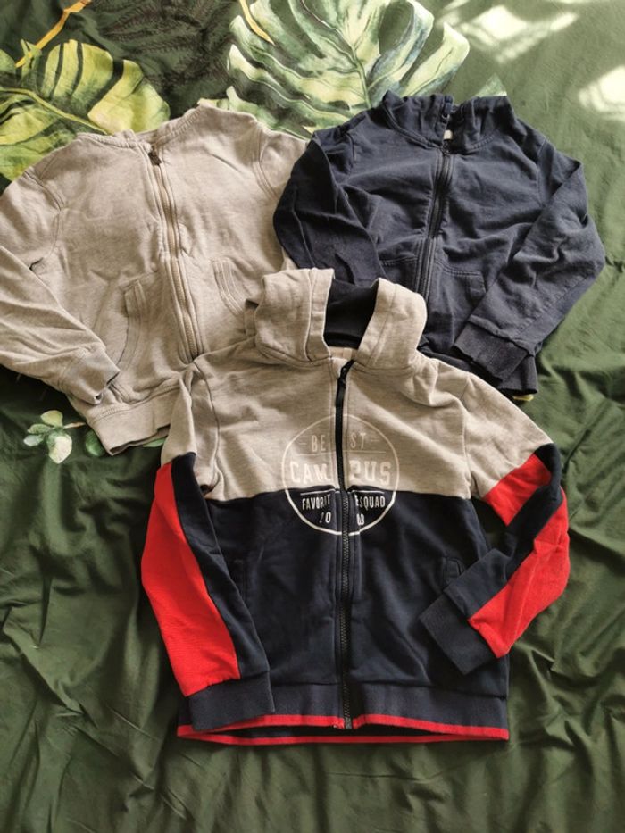 Lot 3 vestes à capuches