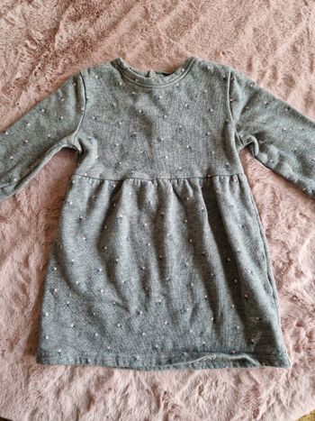Robe grise fleurie kiabi 3 ans