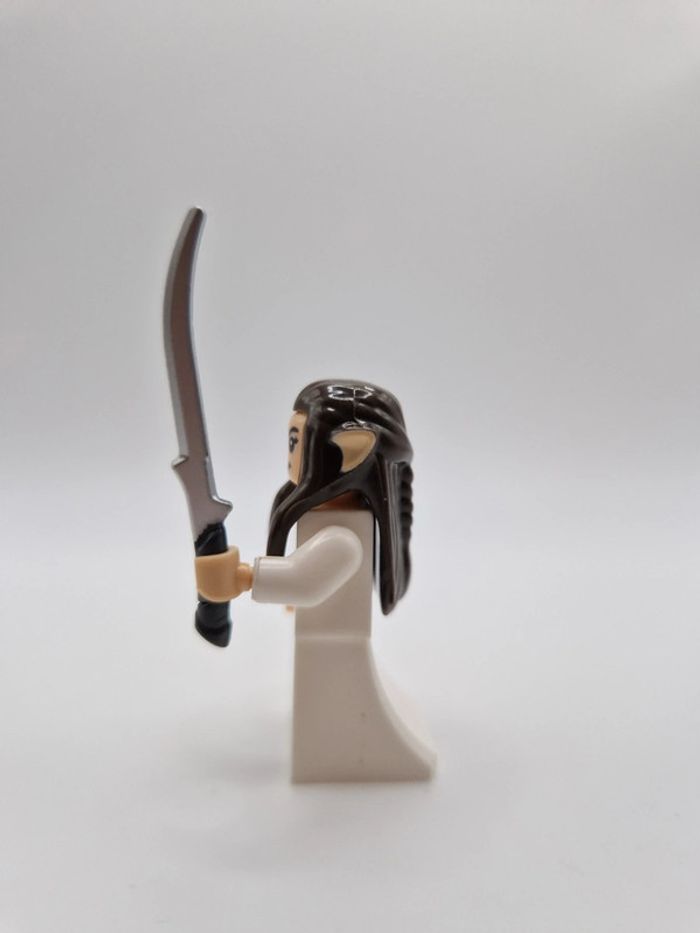 Figurine type lego Elfe Arwen seigneur des anneaux / hobbit - photo numéro 2