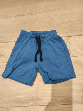 Short 4 ans