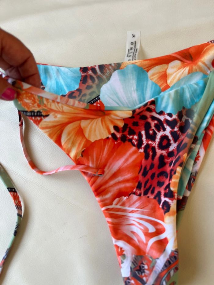 Bas de culotte de maillot de bains femme neuf coloré style tanga - photo numéro 2