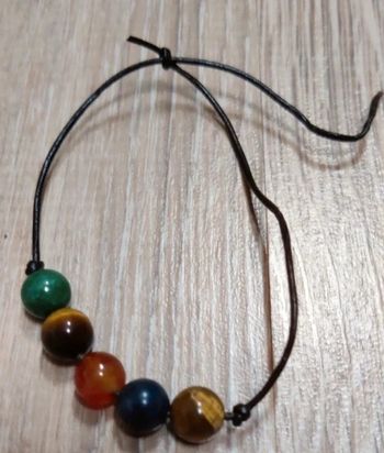 Bracelet avec cinq perles