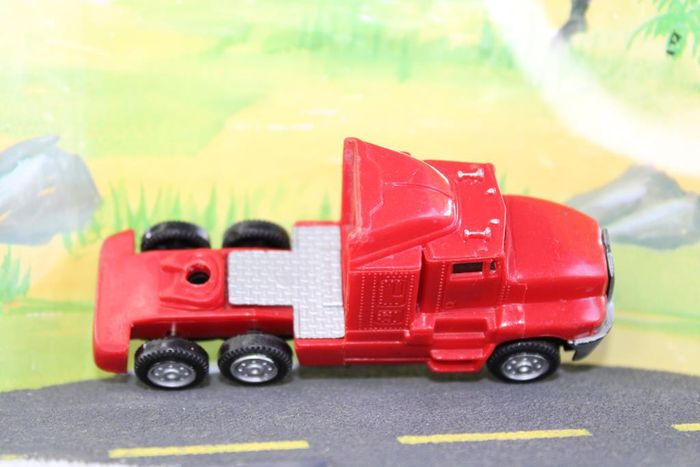 New ray camion tracteur Freighliner - photo numéro 9