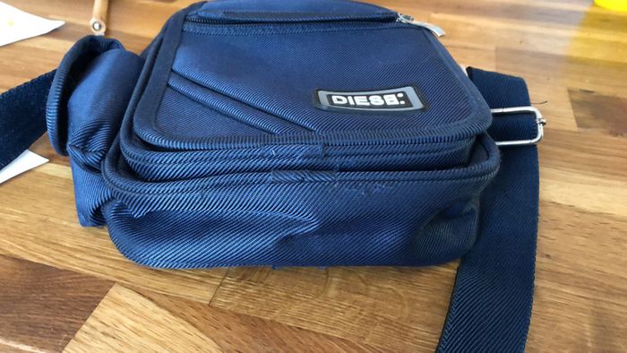 Superbe sac en bandoulière état comme neuf , très pratique et très chouette - photo numéro 7