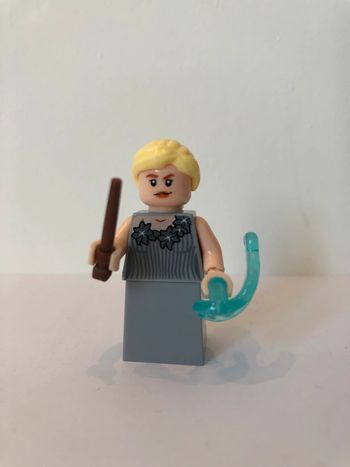 Figurine type lego Fleur Delacour. Harry Potter