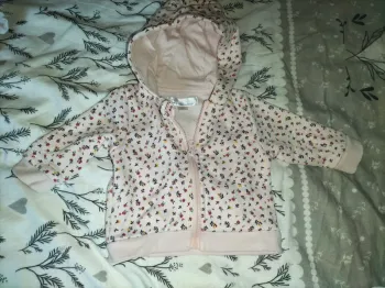 Veste à capuche 3 mois
