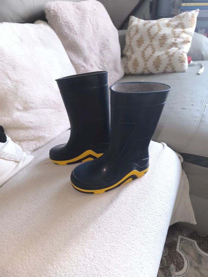 Paire de bottes de pluie bleu marine et jaune - photo numéro 3