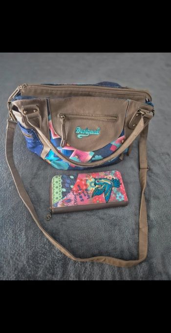 Sac à main bandoulière desigual + portefeuille Desigual