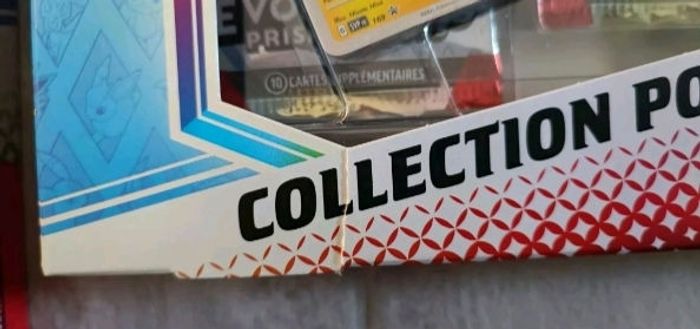 Lot Pokémon EV08.5 Évolutions Prismatiques :

1 coffret classeur
1 coffret poster
3 tripacks - photo numéro 4