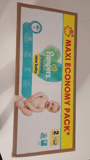1 carton de 104 couches Pampers taille 2 (4-8kg)
