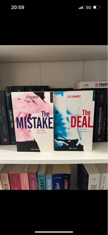 2 premiers tome de la saga Off Campus