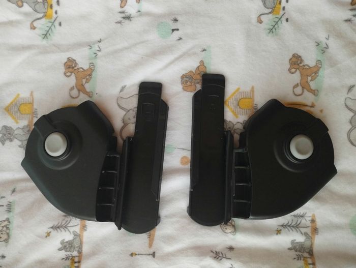 Lot De 2 Clips Magnétiques Pour Poussette, Sac, Bagages - Cuir Et Métal, Aimants Puissants, 10x3 Cm, Blanc Et Noir