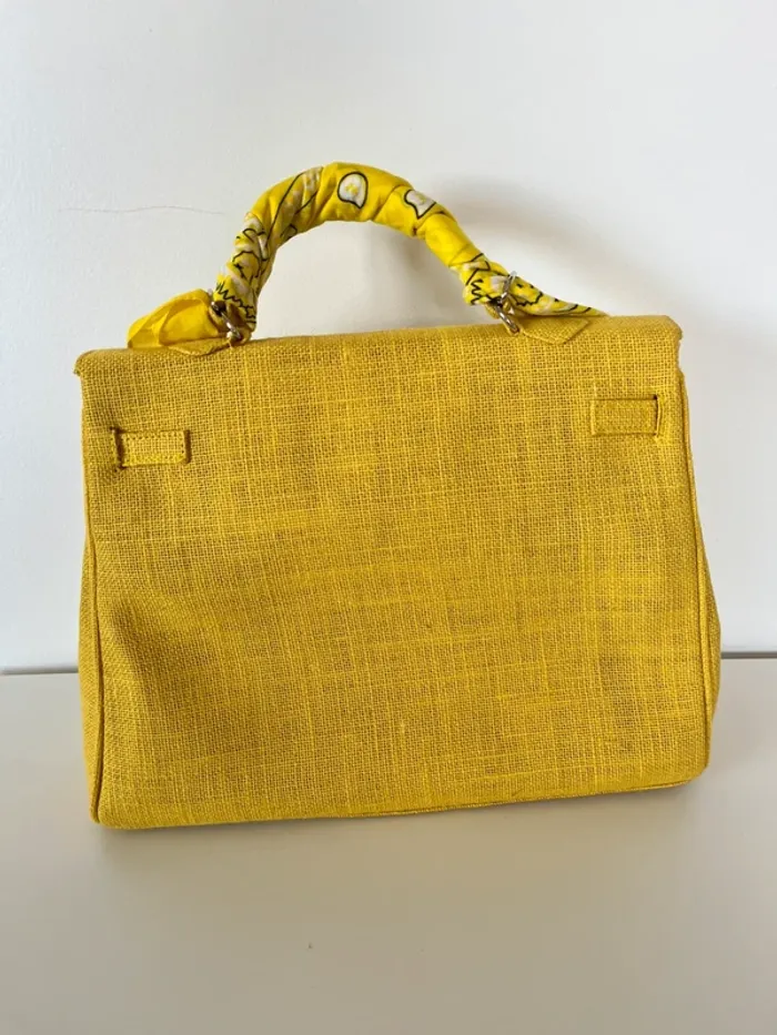 Sac jaune trapèze en raphia - photo numéro 2