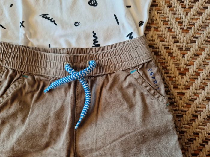 Ensemble pantalon esprit kaki et t-shirt blanc à motifs 3 mois - photo numéro 3