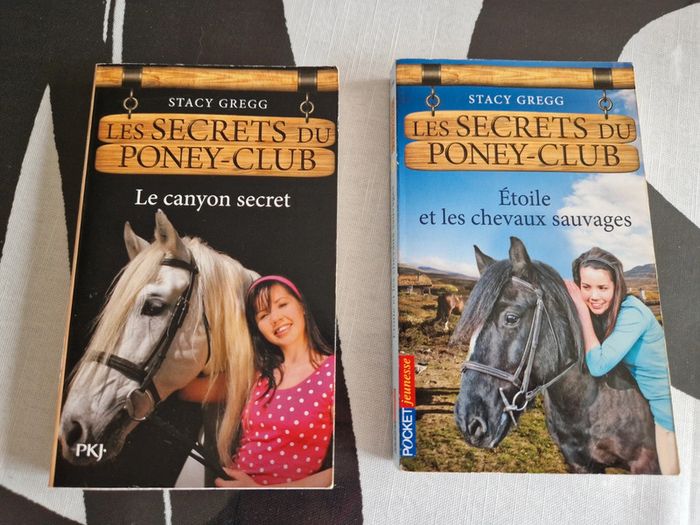 Lot 2 livres les secrets du poney club
