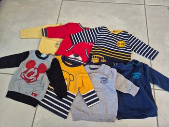 Véds lot de 7 pulls taille 6 mois