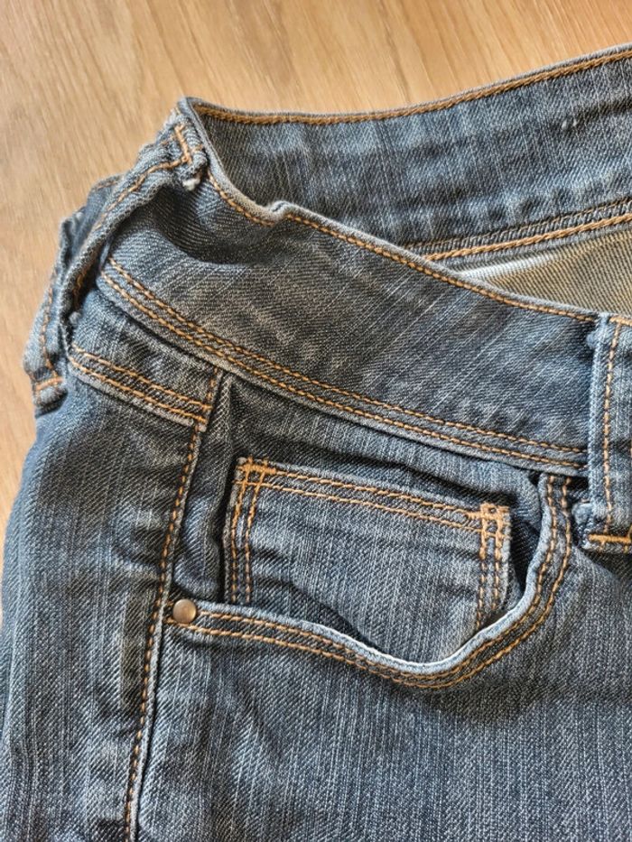 Jean bleu - photo numéro 2