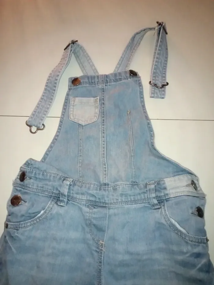 Salopette short en jean c&A 152 cm réglable à l'intérieur - photo numéro 3