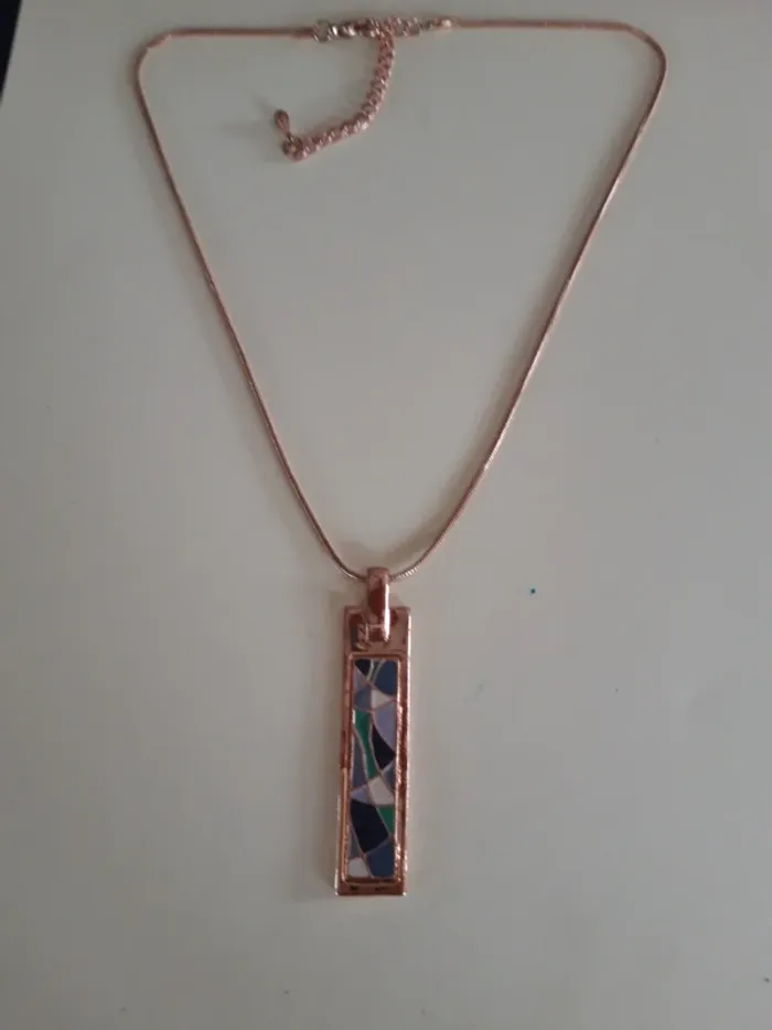 Pendentif ras de cou plaque style émaux - photo numéro 2