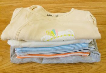 Lot de 5 bodies + 1 pyjama - Taille 62 cm / 3 mois