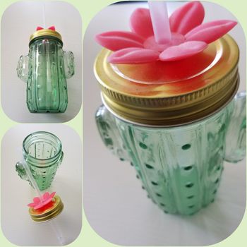 Chopes  avec couvercle et paille  très bon état