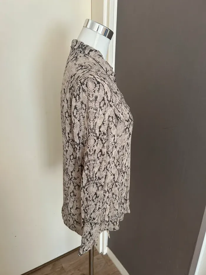 Esprit blouse, beige, imprimé reptile femme, taille 38/M - photo numéro 4