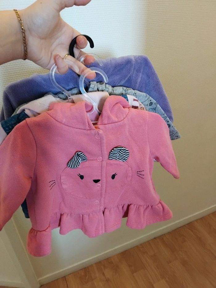Lot veste à capuche fille 6mois - photo numéro 11